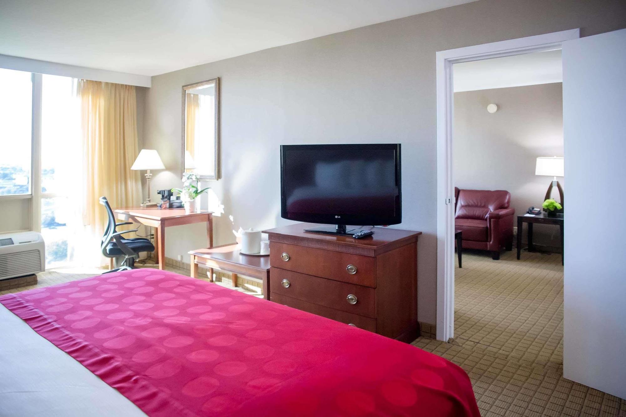 Ramada Plaza By Wyndham Atlanta Downtown Capitol Park Hotel Exterior photo