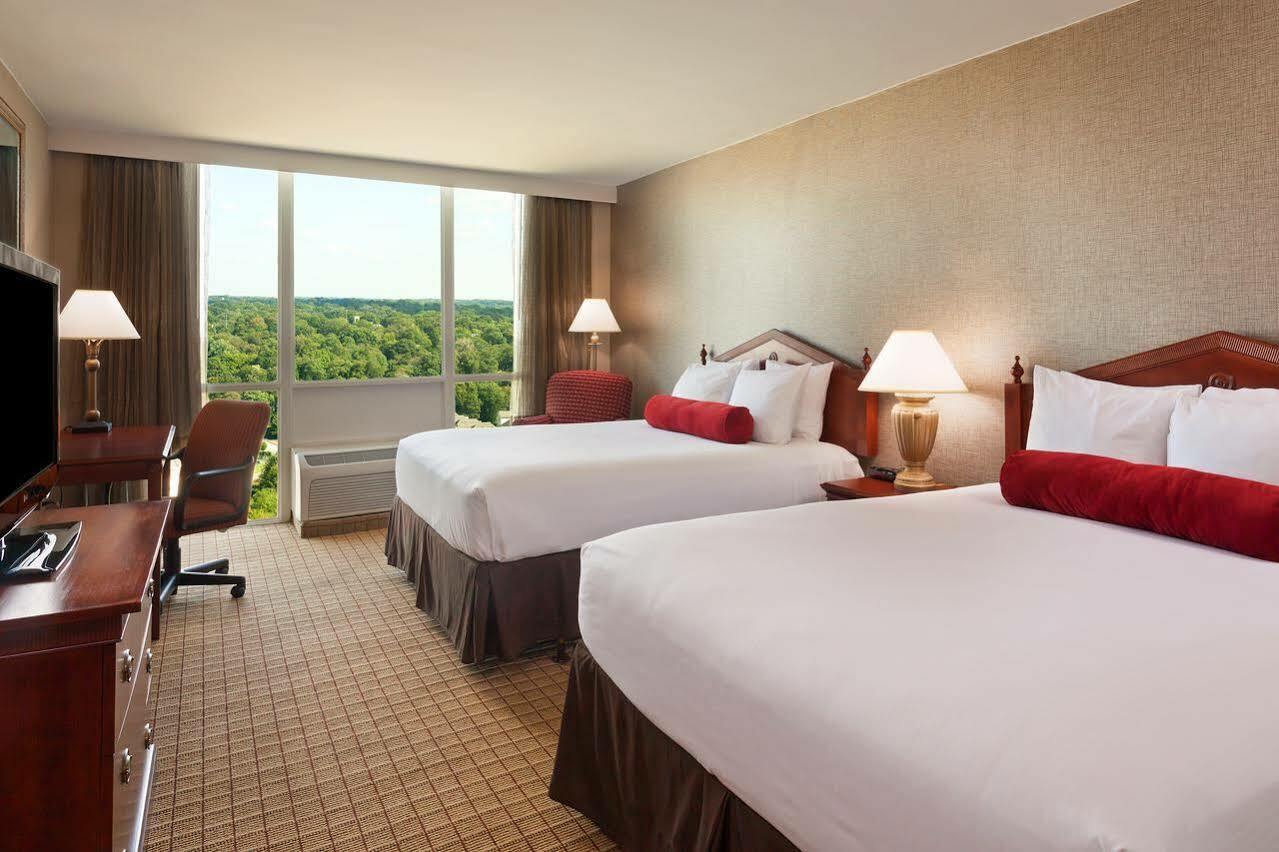 Ramada Plaza By Wyndham Atlanta Downtown Capitol Park Hotel Exterior photo